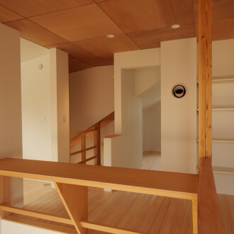 日立市十王町モデルハウス|階から階段風景